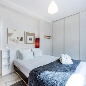 Im On Charming Appartement Lagos