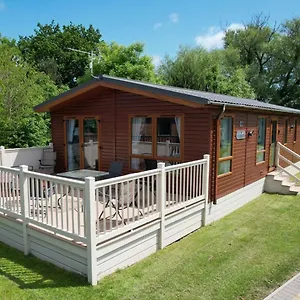  Holiday home Tulip With Hot Tub United Kingdom